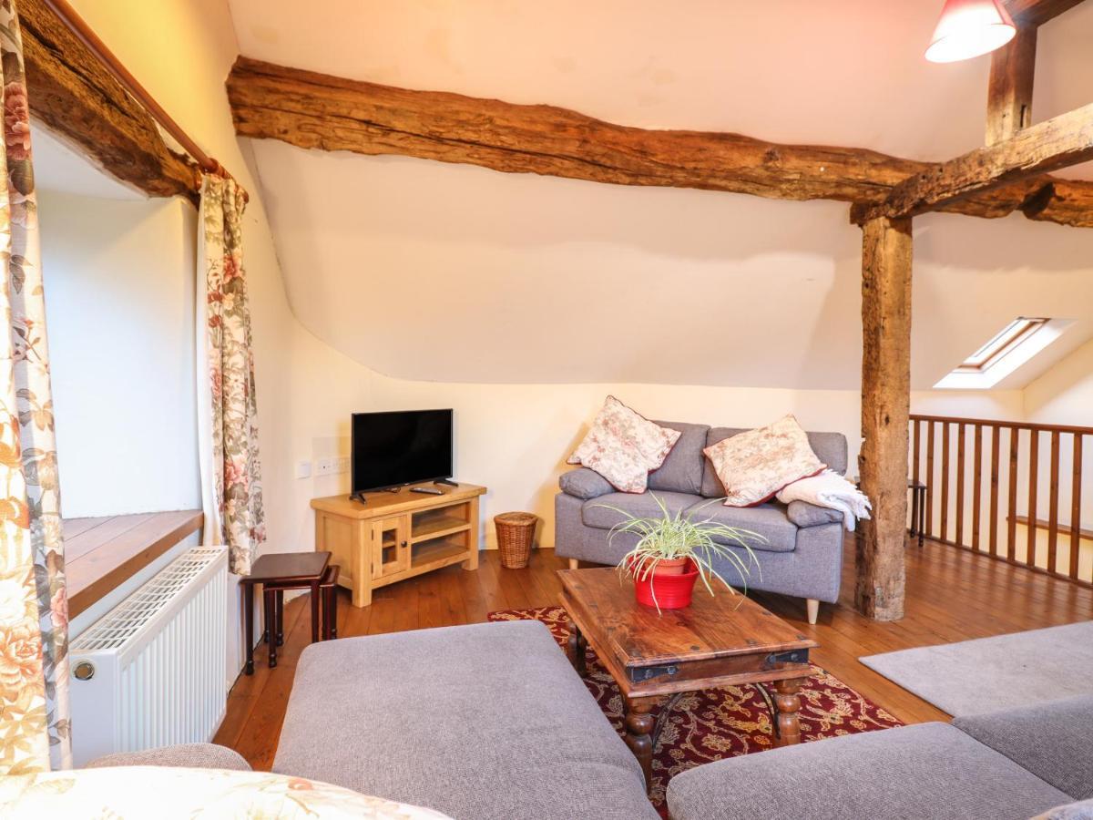 Yr Hen Felin Villa Oswestry Bagian luar foto