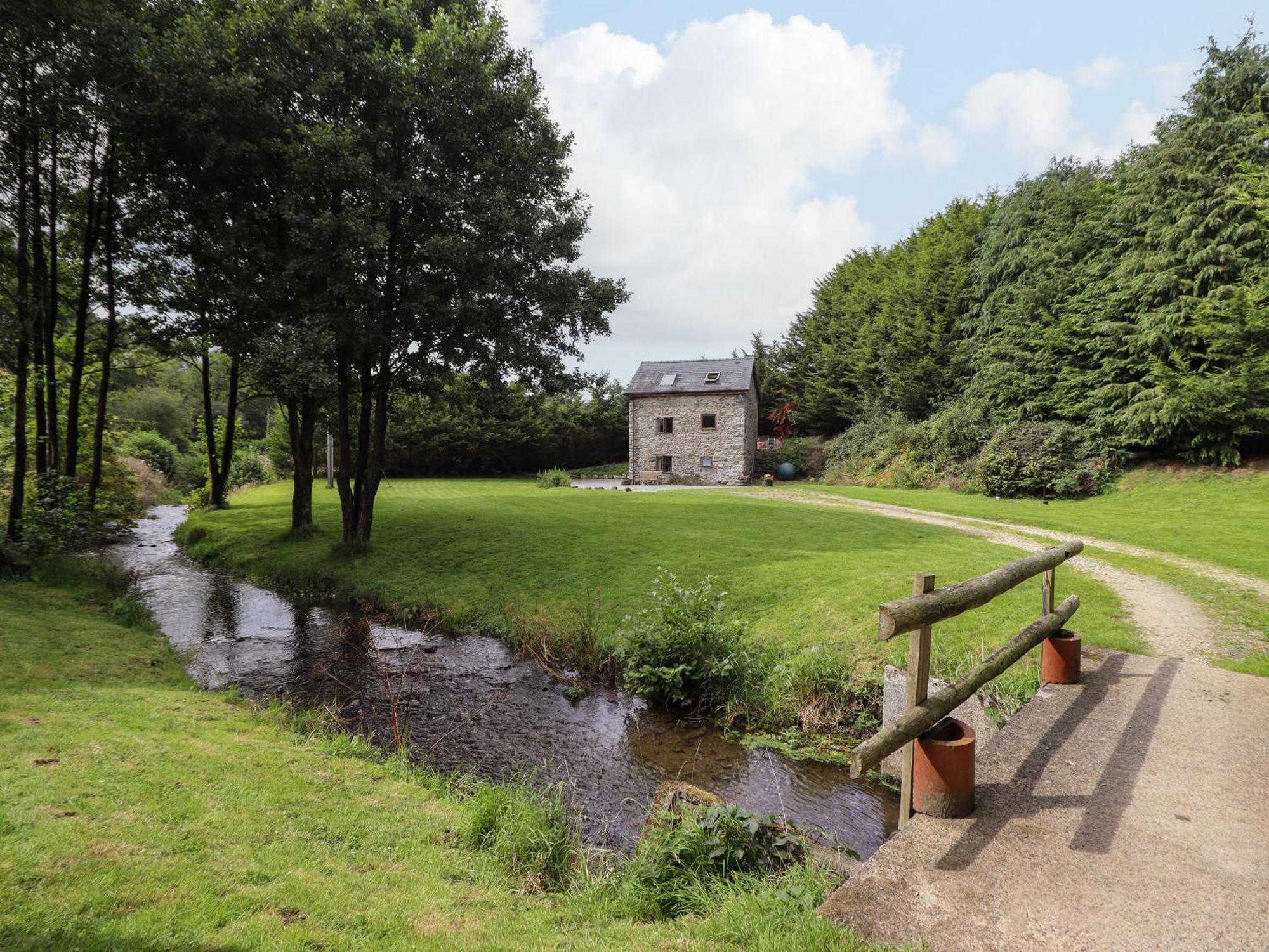 Yr Hen Felin Villa Oswestry Bagian luar foto